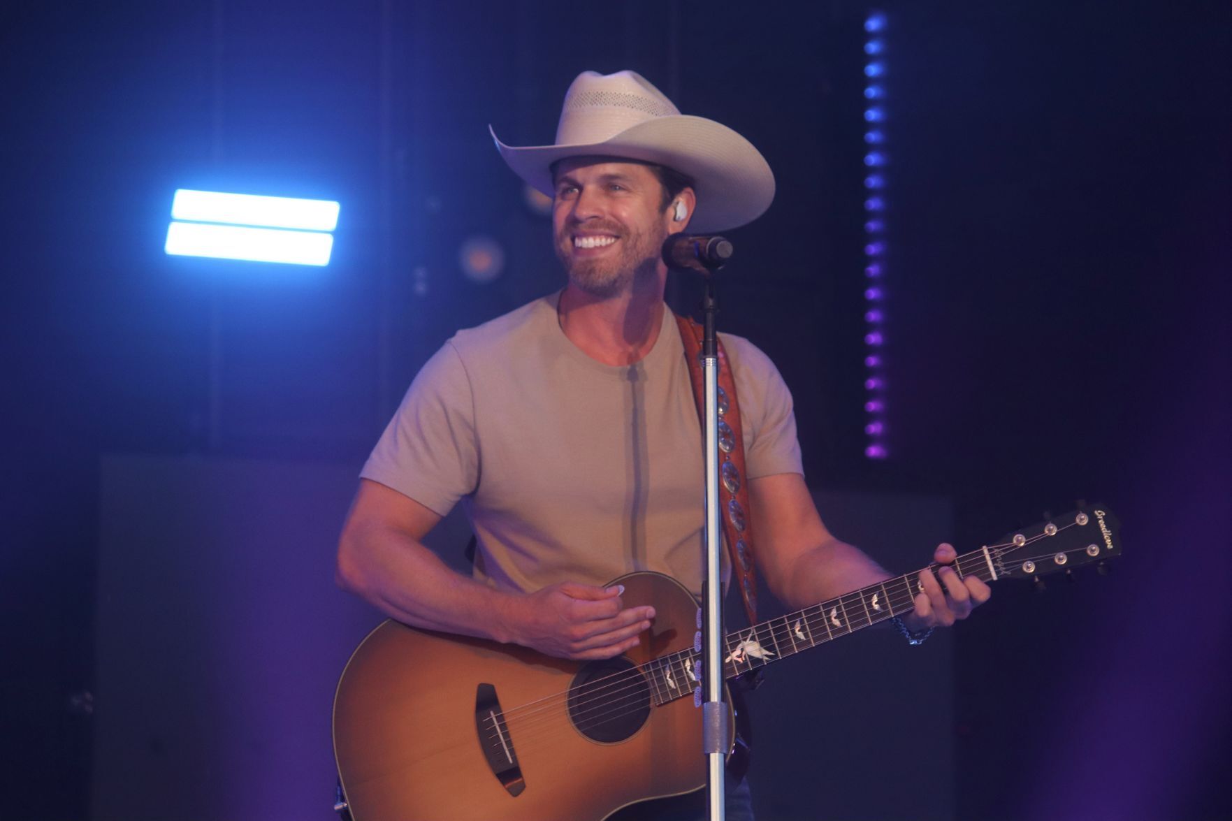 Dustin Lynch